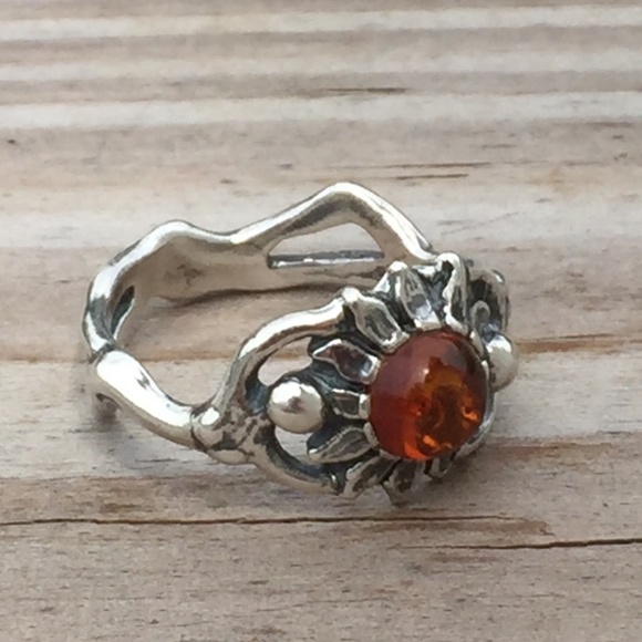 Wellstone Jewelry - Sunflower Dancer Ring .925 Sterling Silver w/ genuine Amber